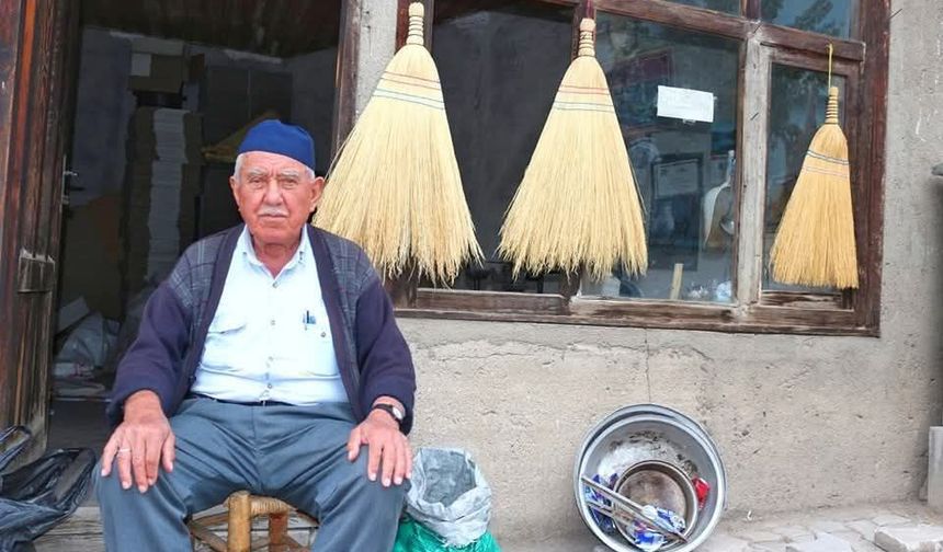 Ceviz tüccarı evinde ölü bulundu