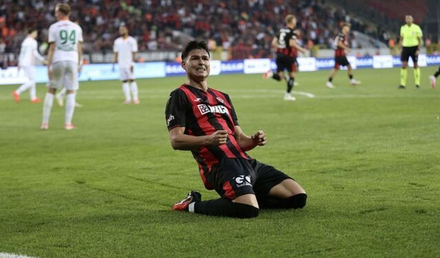 Venezullallı golcü gol krallığında yarışıyor