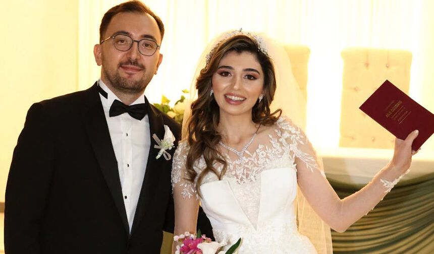 Doktor çift görkemli düğün ile dünyaevine girdi