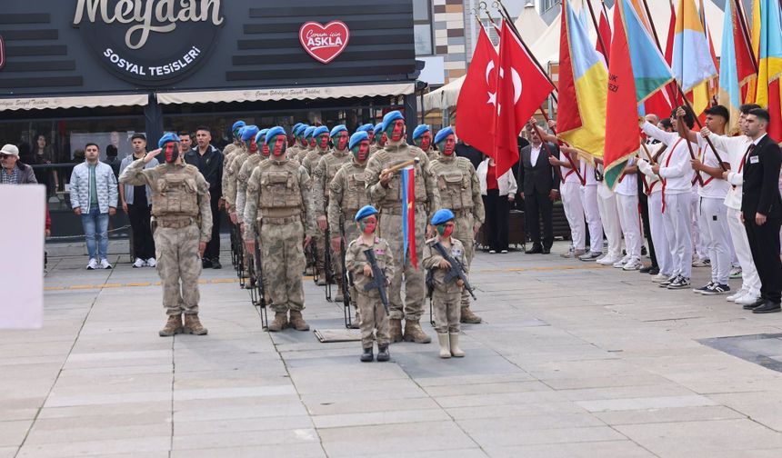 Kadeş Meydanı’nda Cumhuriyet coşkusu