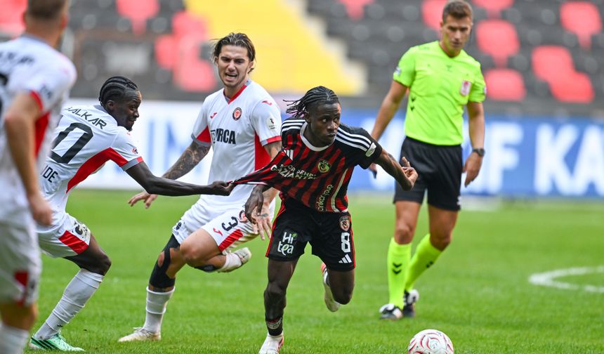 Çorum FK Gaziantep'te farklı kazandı