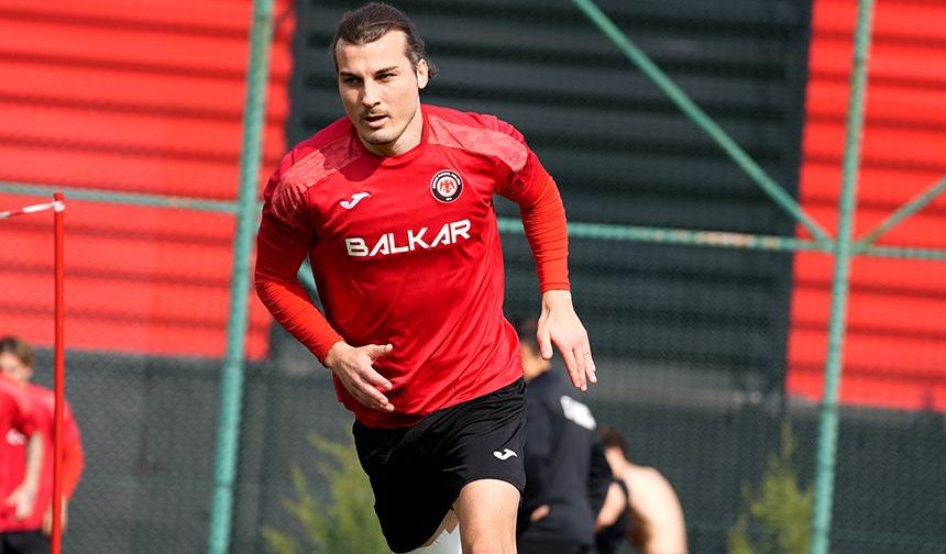 Milli futbolcu döndü, Cumartesi oynayabilecek