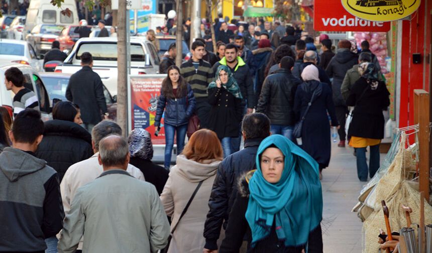 İşte son ankete göre Çorum'da partilerin oy oranları