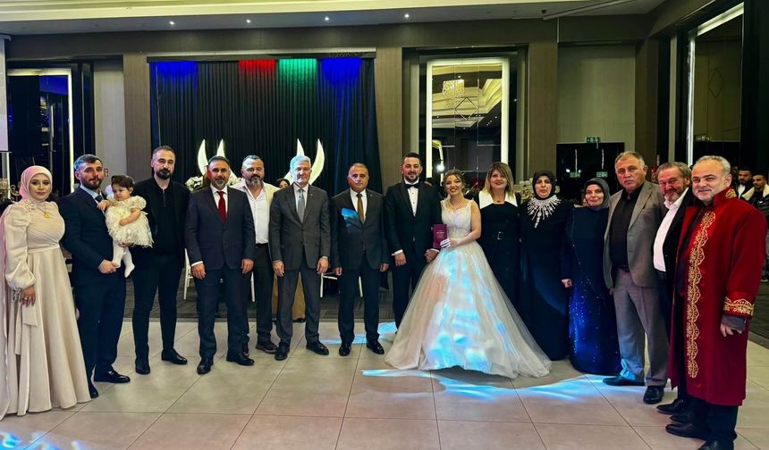 Ecevit ve Demir ailelerinin mutlu günü