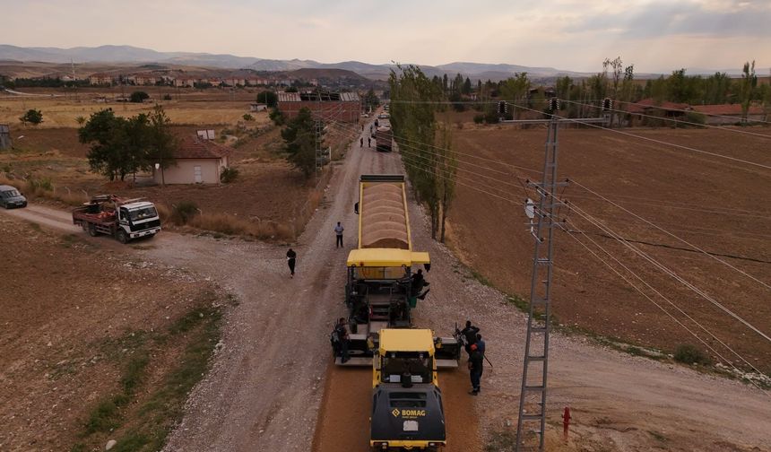 Çorum'da 4 köyün yolunda asfalt çalışması yapılıyor