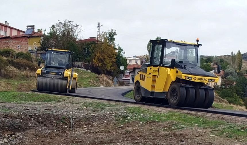Çorum'un en büyük köyünde asfalt çalışması