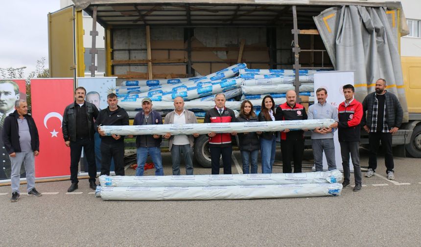 Çorum'da üreticilere sera naylonu dağıtıldı