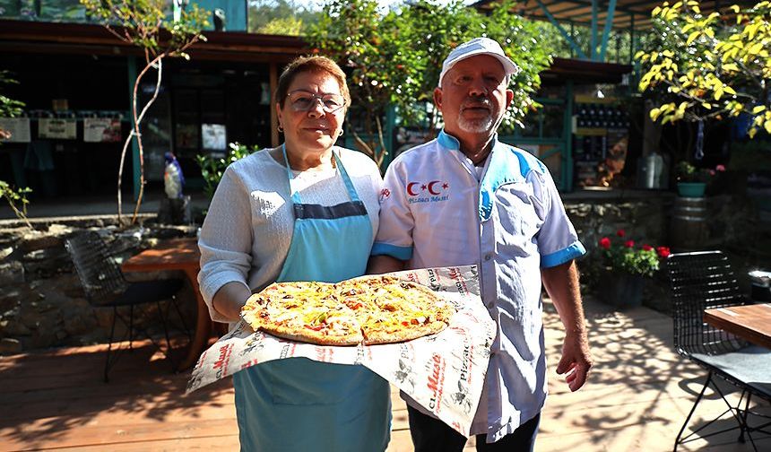 İsveç'ten Çorum'a döndü, köyüne pizzacı dükkanı açtı
