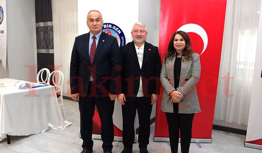 12 yıl sonra başkanlığı bıraktı
